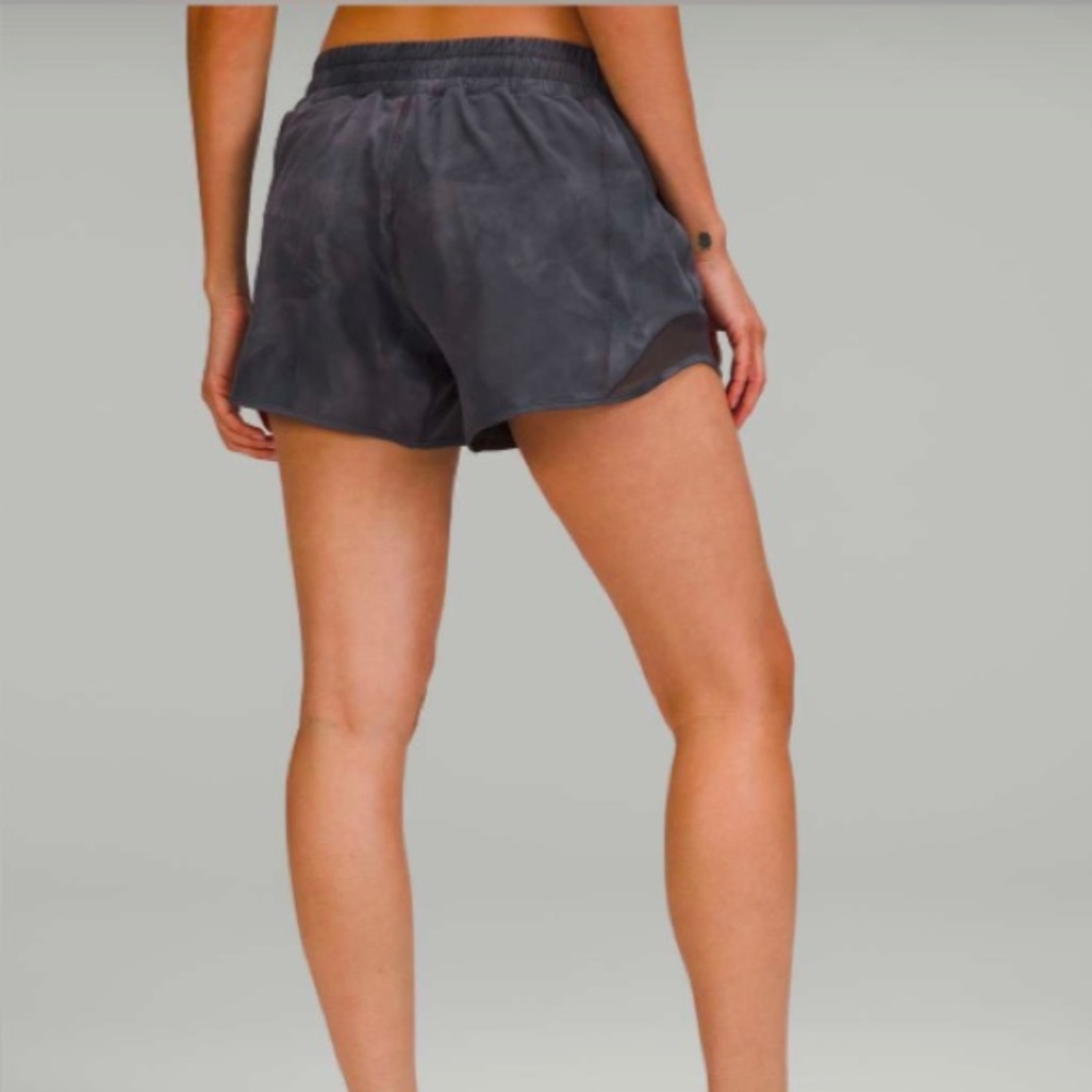 LULULEMON HOTTY HOT LOW-RISE LINED SHORT